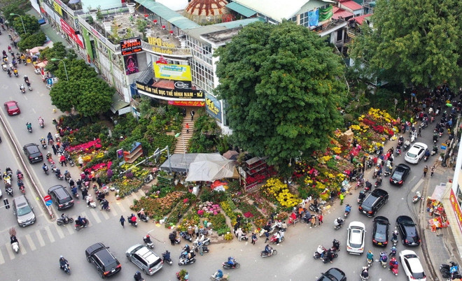 ttxvn_cho hoa thuy khue.jpg