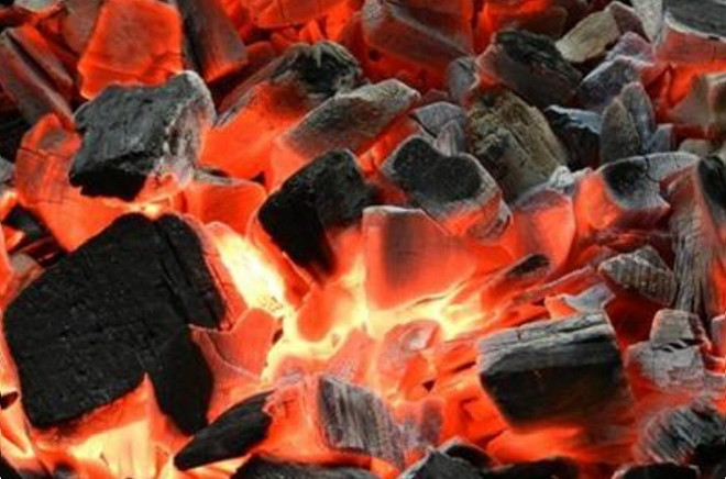 Thanh Hóa: Đốt than sưởi ấm, hai vợ chồng tử vong trong đêm ảnh 1