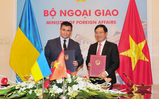 Việt Nam và Ukraine bàn biện pháp đơn giản hóa thủ tục nhập cảnh ảnh 1