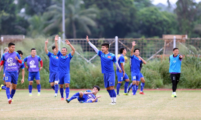 Tuyển Việt Nam và Indonesia rèn chiến thuật trước trận chiến ảnh 1