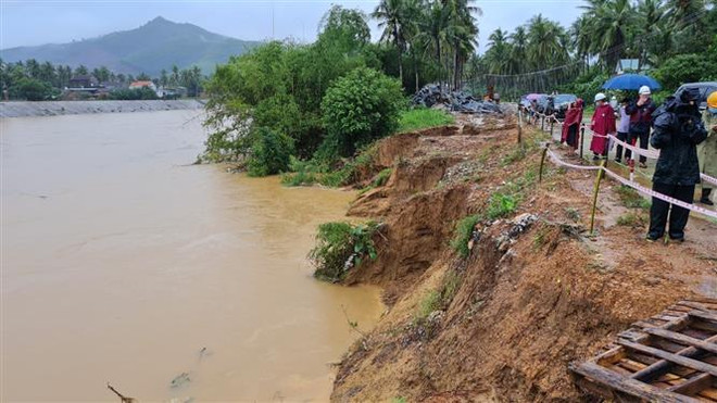 Đi tìm nguyên nhân dẫn đến ngập lụt, sạt lở liên tiếp ở Bình Định ảnh 3
