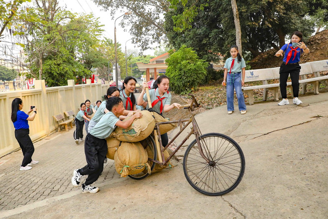 ttxvn_thieu nhi dien bien.jpg