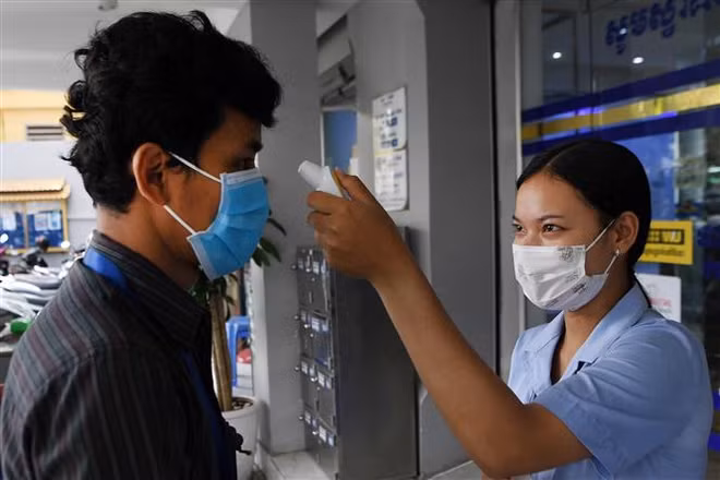 Cập nhật tình hình sức khỏe của 13 người Việt mắc COVID-19 ở Campuchia ảnh 1
