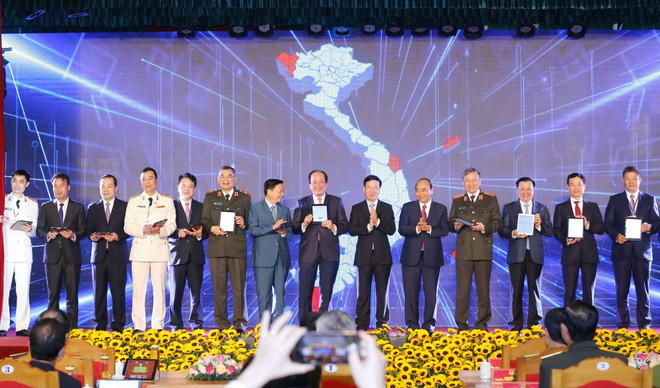 Thủ tướng: Đẩy nhanh chuyển đổi số trong quản lý nhà nước và dân cư ảnh 2