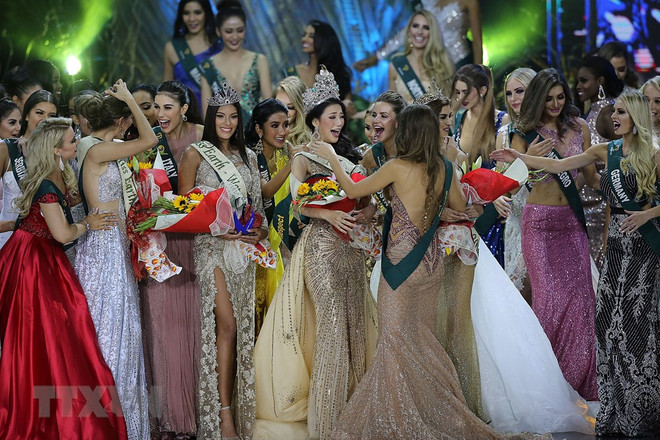 Chia sẻ đầu tiên của Phương Khánh sau đêm đăng quang Miss Earth ảnh 1