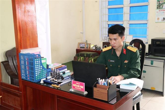 Nguyễn Khắc Phong - thượng úy trẻ đam mê nghiên cứu khoa học ảnh 1