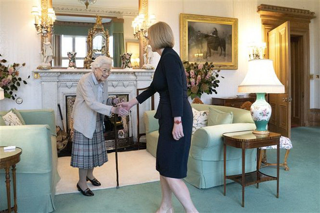 Thủ tướng Liz Truss: Nữ hoàng Elizabeth II là tinh thần của nước Anh ảnh 1