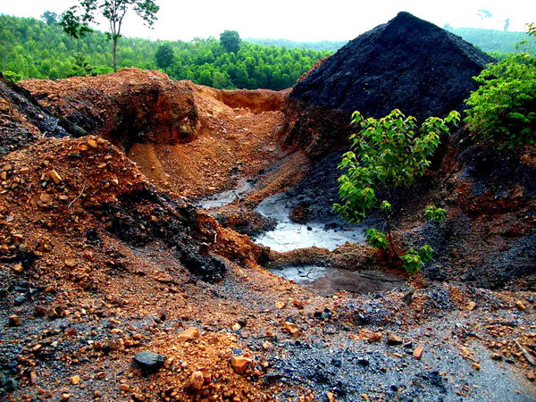Tuyên Quang: Người dân khổ sở sống trong vùng quặng ảnh 1