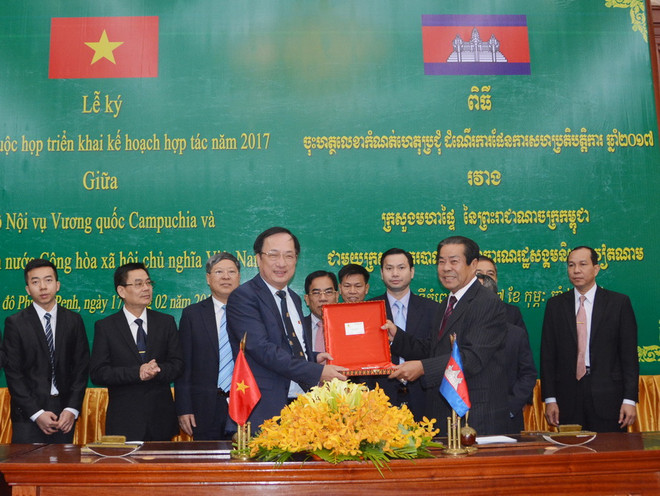Bộ Công an Việt Nam và Bộ Nội vụ Campuchia tăng cường hợp tác ảnh 3