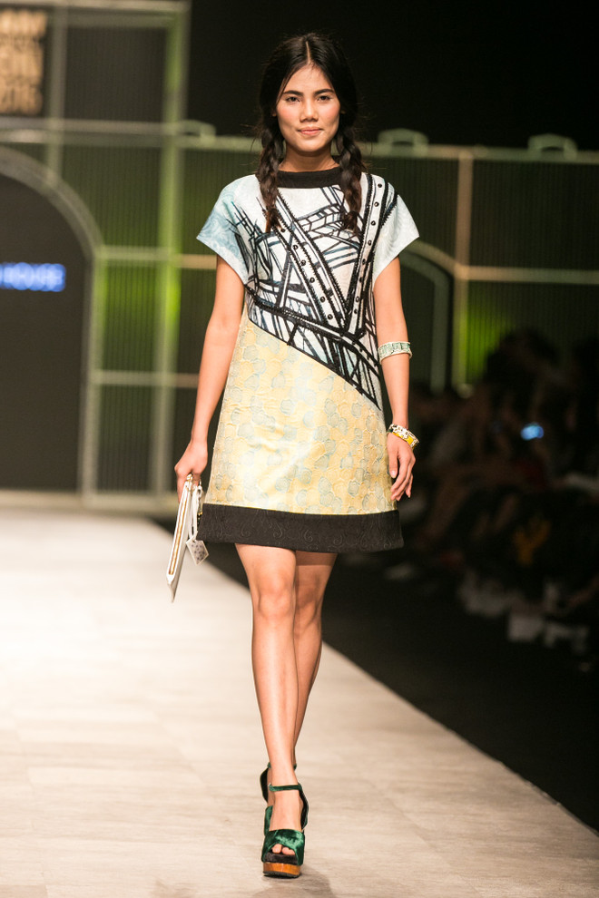 Nhà thiết kế Thủy Nguyễn gây bão với “Gió mùa về” đầy cảm xúc ảnh 2