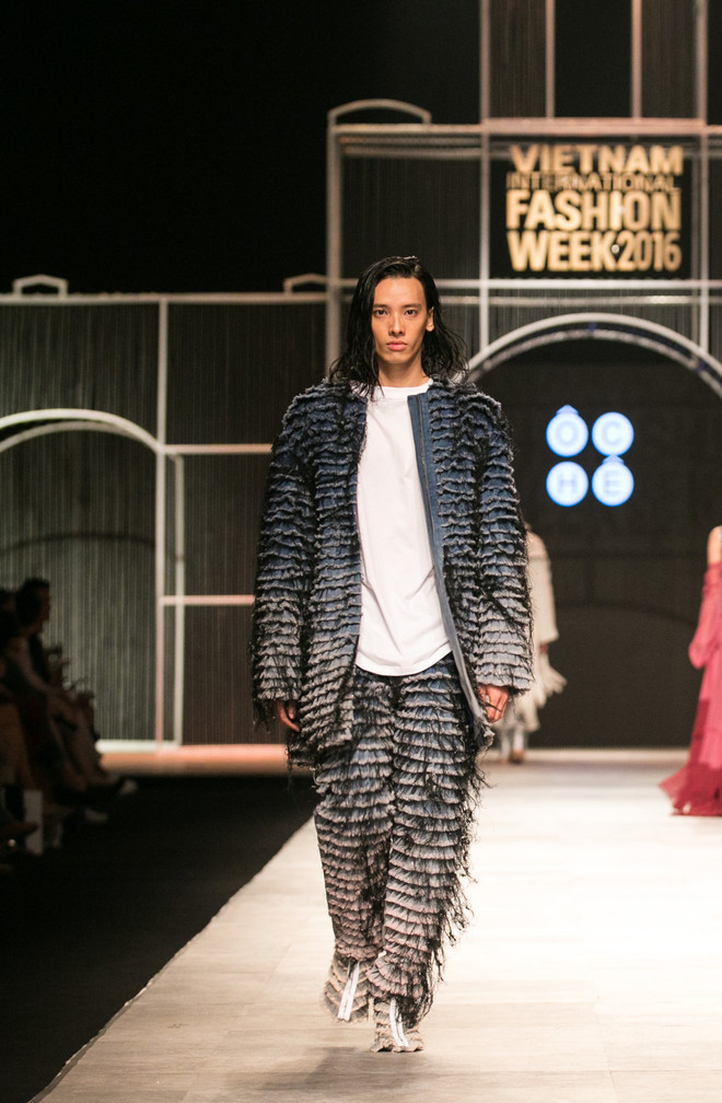 Mâu Thủy phá cách với thời trang đường phố của thương hiệu Ôchê ảnh 7