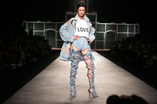 Mâu Thủy phá cách với thời trang đường phố của thương hiệu Ôchê ảnh 2