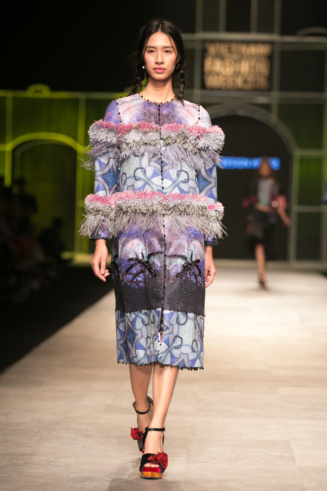 Nhà thiết kế Thủy Nguyễn gây bão với “Gió mùa về” đầy cảm xúc ảnh 10