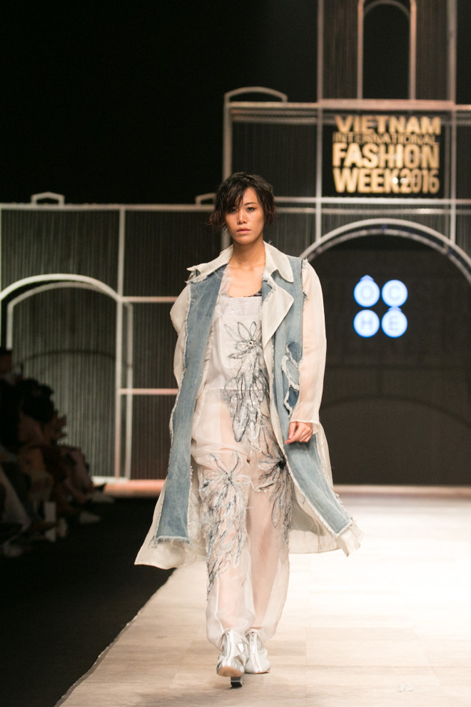 Mâu Thủy phá cách với thời trang đường phố của thương hiệu Ôchê ảnh 17