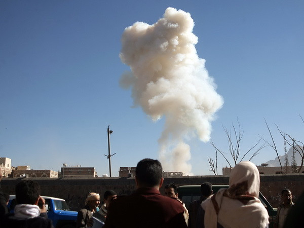 Việt Nam lên án mạnh mẽ vụ tấn công Bộ Quốc phòng Yemen ảnh 1