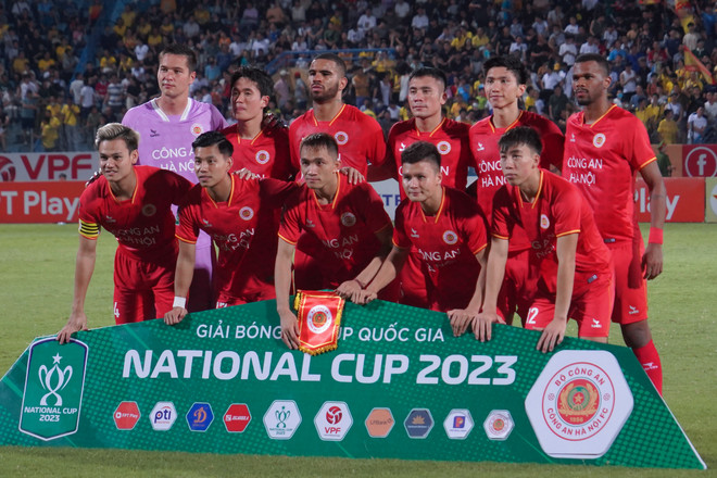 Với một đội hình 'toàn sao,' Câu lạc bộ Công an Hà Nội đặt mục tiêu vô địch V-League 2023. (Ảnh: Việt Anh/Vietnam+) Giai đoạn lượt về V-League 2023: 'Nóng bỏng' ở hai đầu bảng xếp hạng ảnh 1