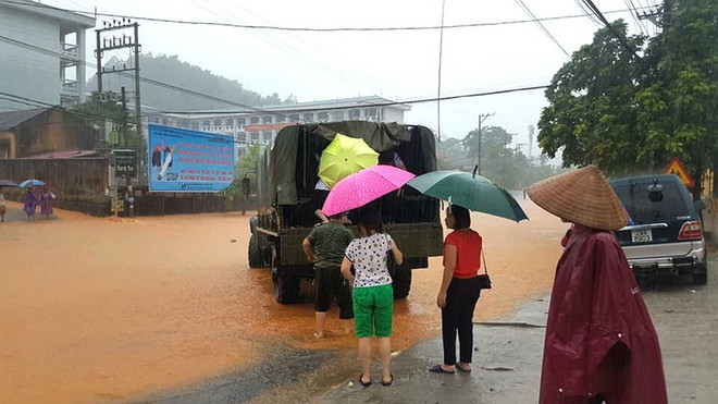 Hà Giang khắc phục hậu quả mưa lũ, đưa thí sinh đến dự thi đúng giờ ảnh 2