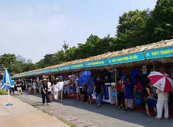 Ba vạn lượt khách dự Liên hoan du lịch làng nghề truyền thống Hà Nội ảnh 1