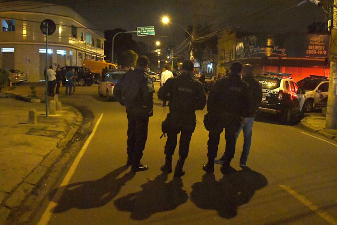 Brazil tiến hành bầu cử địa phương, 5 điểm bỏ phiếu bị đốt cháy ảnh 1