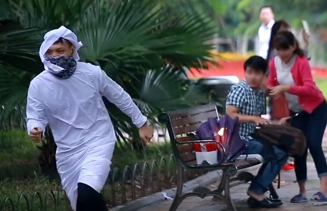 Công an thành phố Hà Nội làm rõ nhóm tung clip "ra đường đốt bom" ảnh 1