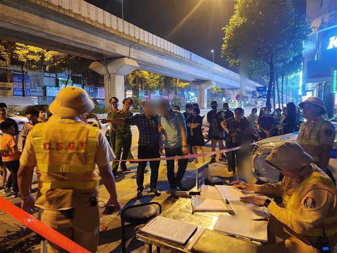 Một tài xế có biểu hiện say rượu, không chấp hành kiểm tra nồng độ cồn ảnh 1