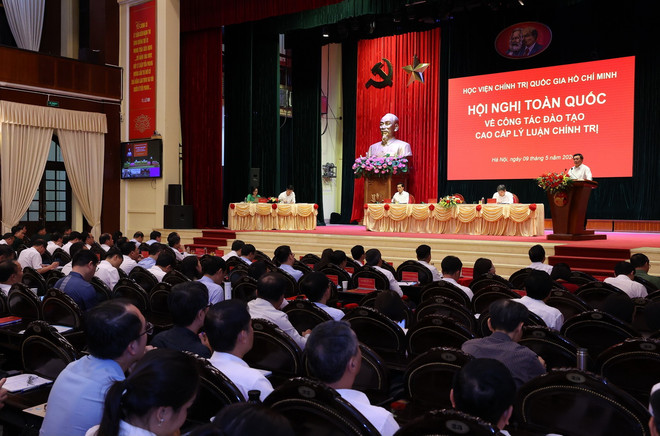 ttxvn_ly luan chinh tri 2.jpg