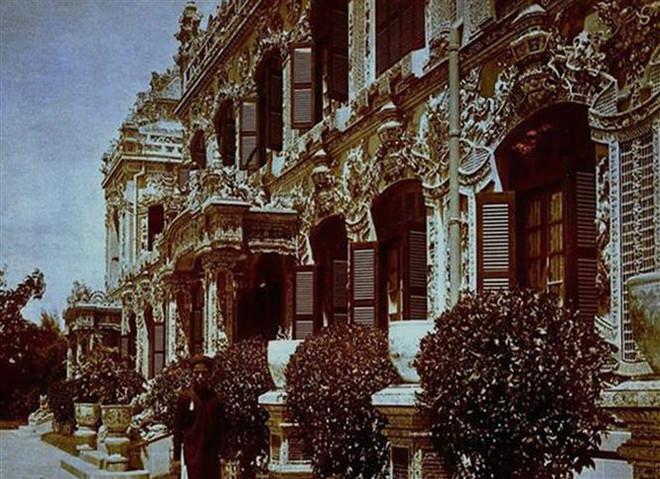 Di tích điện Kiến Trung dưới triền Nguyễn khi chưa bị phá hủy (ảnh chụp lại). (Ảnh: Quốc Việt/TTXVN) Đầu tư hơn 123 tỷ đồng phục hồi và tôn tạo di tích điện Kiến Trung ảnh 1