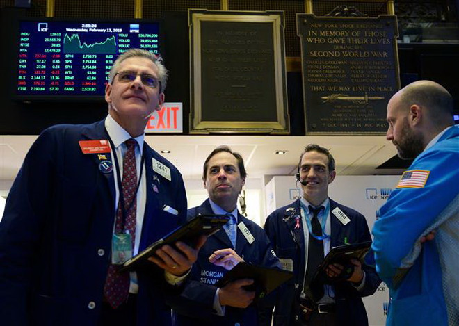 Dow Jones và Nasdaq Composite có tuần tăng điểm thứ tám liên tiếp ảnh 1