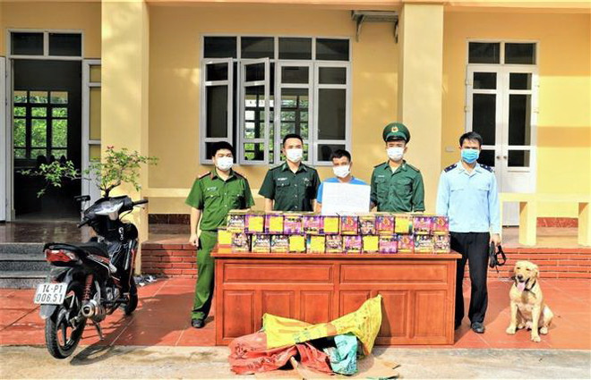 Quảng Ninh: Bắt giữ đối tượng vận chuyển pháo nổ trái phép ảnh 1