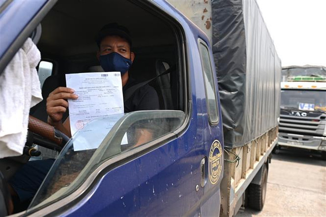 Bộ Y tế đề nghị công nhận xét nghiệm test nhanh với tài xế chở hàng ảnh 1
