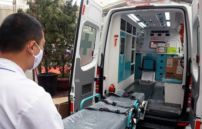 Bộ, địa phương chủ động quyết định tiếp nhận tài trợ xe cứu thương ảnh 1