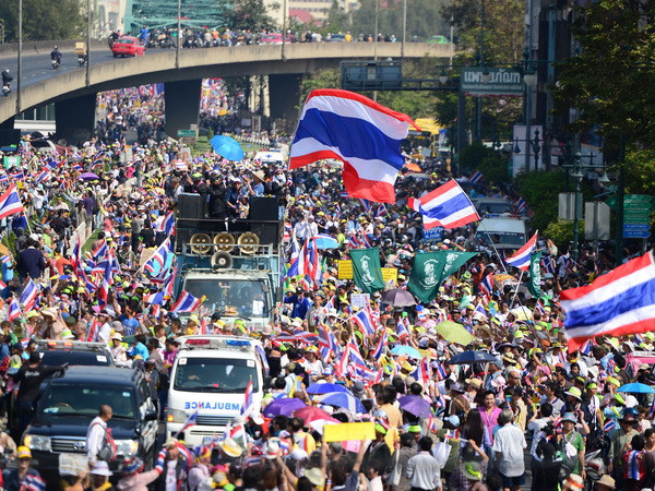 Người biểu tình chống chính phủ tại Bangkok ngày 9/1. (Nguồn: THX/TTXVN) Thái Lan: Đảng Vì nước Thái đề nghị vẫn xúc tiến bầu cử ảnh 1