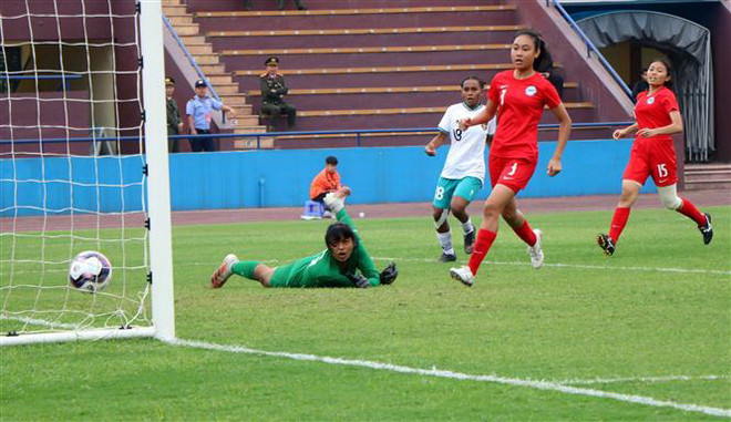 U20 nữ Indonesia thắng đậm U20 Singapore trước khi chia tay giải ảnh 1