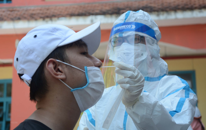 COVID-19 gây tác động đặc biệt tới một số nhóm người dễ tổn thương ảnh 1