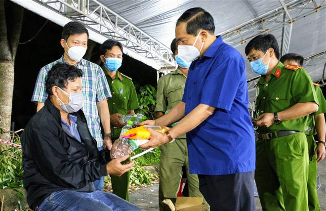 Cần Thơ phân luồng phương tiện, hỗ trợ người dân về địa phương ảnh 1