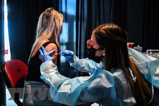 CDC Mỹ phê chuẩn tiêm liều bổ sung cho người suy giảm miễn dịch ảnh 1