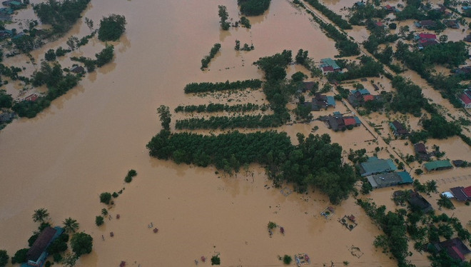 Lũ vượt lịch sử, kích hoạt cảnh báo rủi ro thiên tai cấp 4 ảnh 1