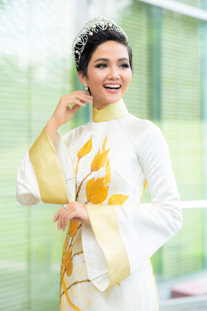 (Ảnh: Như Hoàn) Hoa hậu H’Hen Niê: 'Chúng ta hãy chọn cách vượt lên số phận' ảnh 3