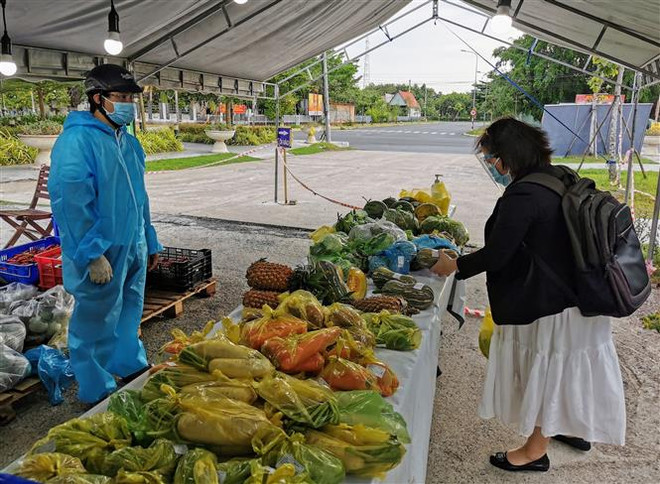 Giá cả những tháng cuối năm: Không để đứt gãy nguồn cung hàng hóa ảnh 2