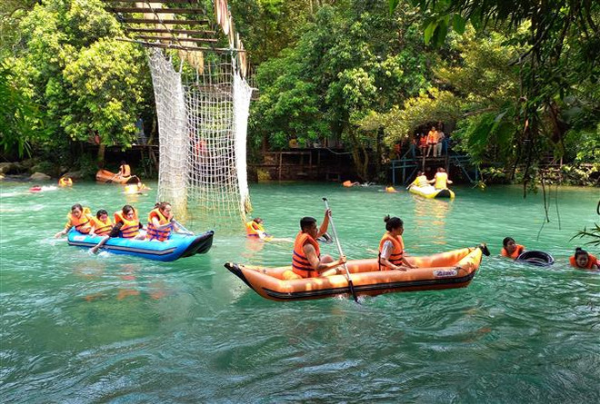 Du khách đến Quảng Ninh, Hải Phòng, Quảng Bình tăng cao dịp nghỉ lễ ảnh 2