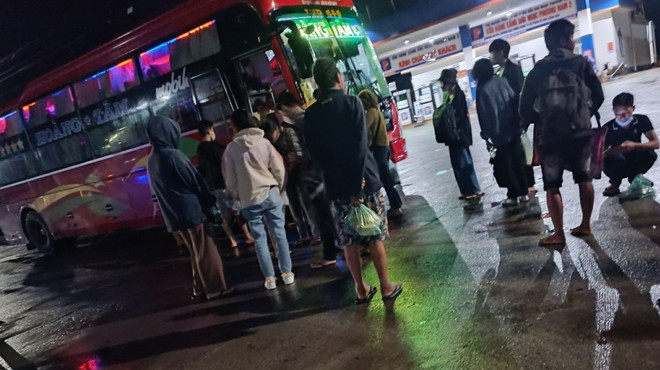 Bình Phước: Xe khách giường nằm 43 chỗ nhồi nhét 72 người ảnh 1