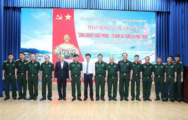 Thi viết về 75 năm xây dựng và phát triển công nghiệp quốc phòng ảnh 1