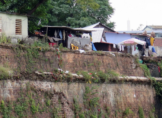 3.800 hộ dân sinh sống trên khu vực di tích Kinh thành Huế cần di dời ảnh 1