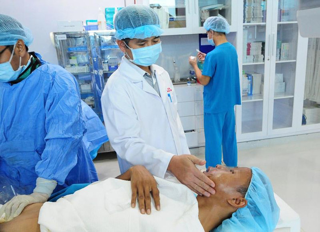 Hình ảnh mạch máu dị dạng trước can thiệp. (Ảnh: TTXVN) Cần Thơ: Can thiệp thành công ca dị dạng mạch máu má môi ảnh 2