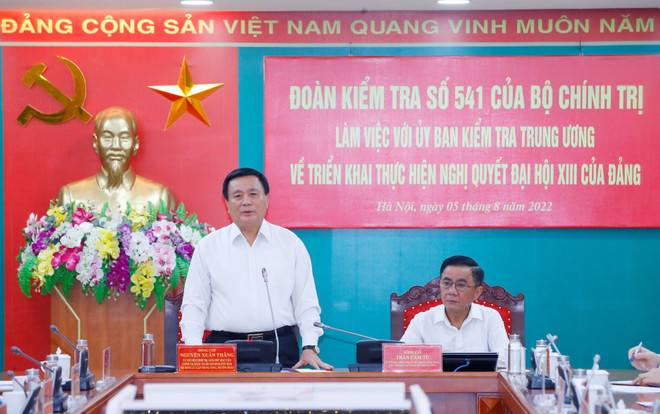 Đoàn kiểm tra của Bộ Chính trị làm việc với Ủy ban Kiểm tra Trung ương ảnh 1