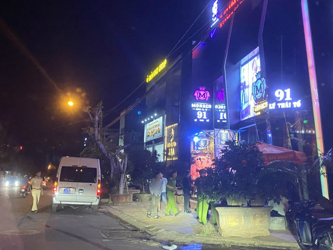 Đắk Lắk: Kiểm tra 5 quán bar, phát hiện 21 người dương tính với ma túy ảnh 1