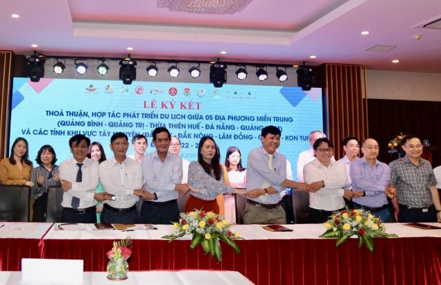 Năm tỉnh miền Trung hợp tác phát triển du lịch với khu vực Tây Nguyên ảnh 1