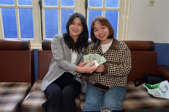 Lâm Đồng: Tài xế taxi trả lại 190 triệu đồng cho du khách bỏ quên ảnh 2