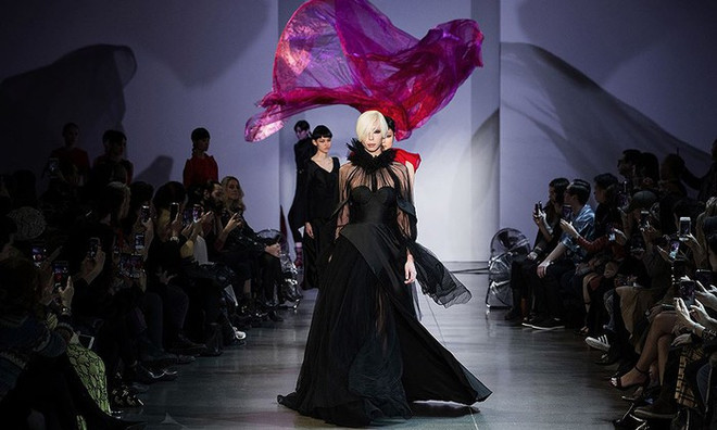 H’Hen Niê xuất hiện đầy cá tính hội ngộ Miss Universe 2018 tại Mỹ ảnh 3