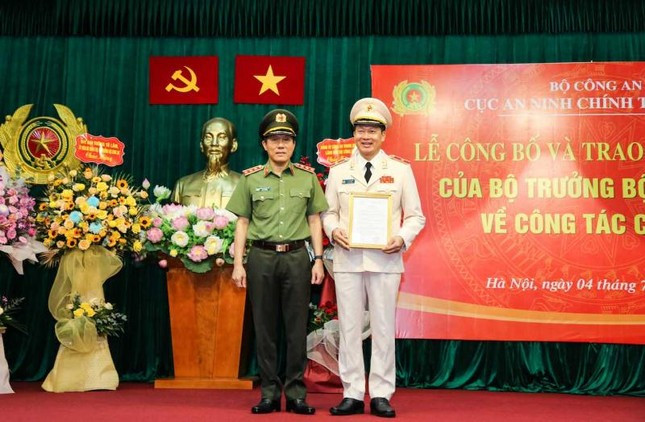 Thiếu tướng Vũ Hồng Văn làm Cục trưởng Cục An ninh chính trị nội bộ ảnh 1